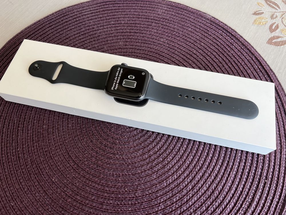 Apple Watch serii 6 44 mm SPACE GRAY GPS w bardzo dobrym stanie!