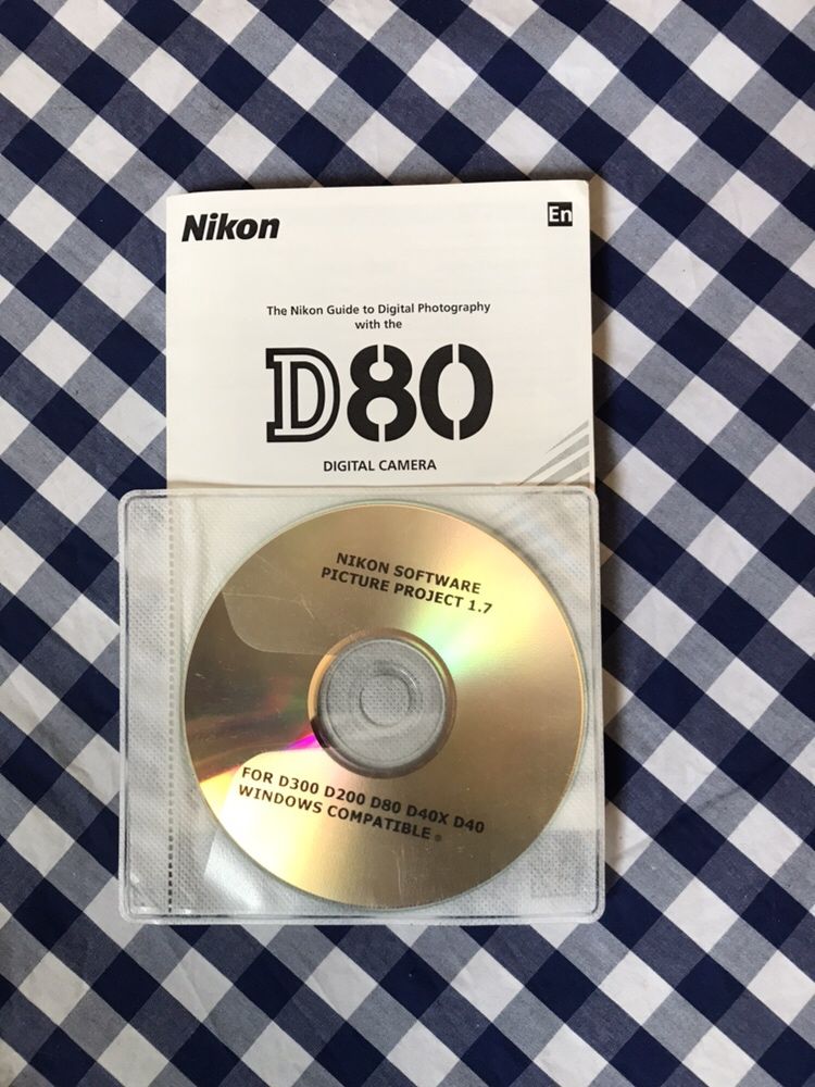 Lustrzanka cyfrowa Nikon D80 z obiektywem