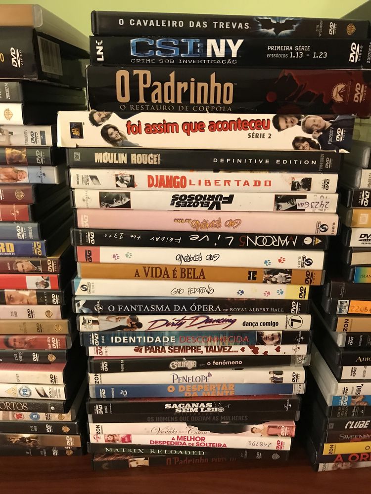 76 DVDs - Filmes, Series e Musicas