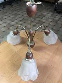 Lampa do salonu ze szklanymi kloszami