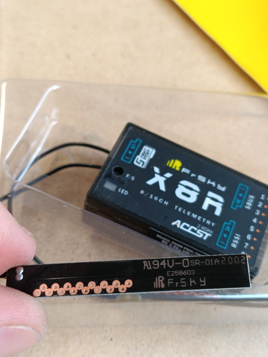 Приймач/приёмник/receiver (RX) FrSky X8R 2.4GHz