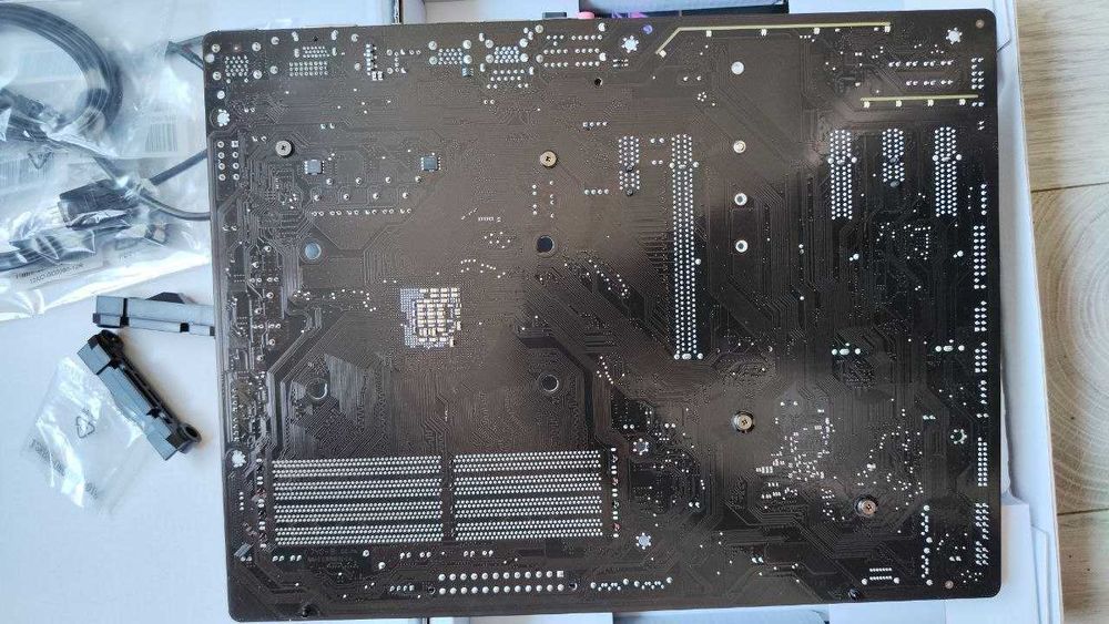 gigabyte GA  AB350 gaming 3— материнська плата (AM4, B350) / б/в