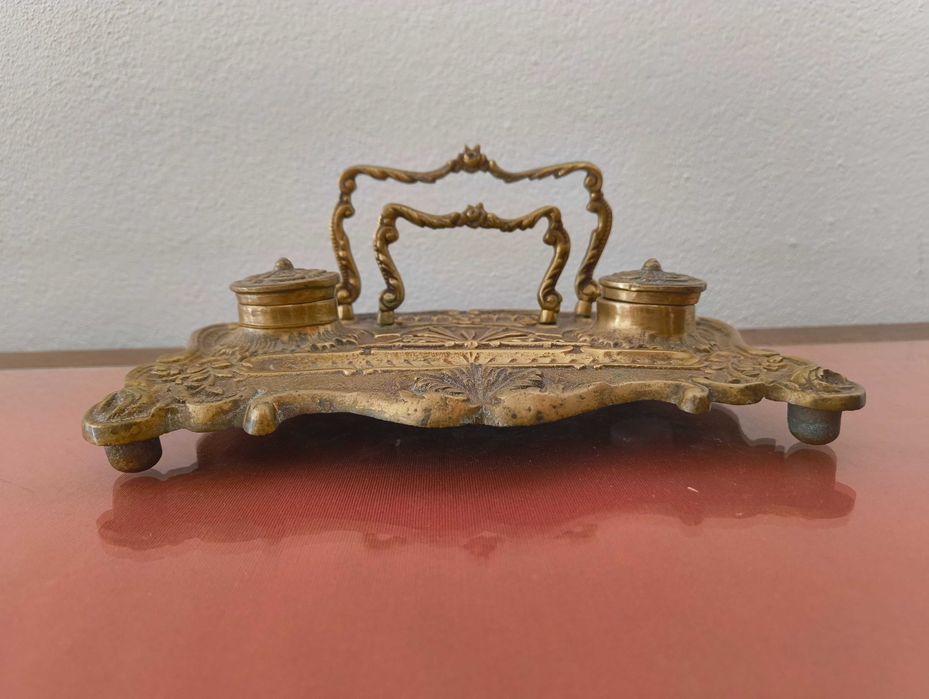 Suporte para secretária antigo (papeleira & tinteiros)