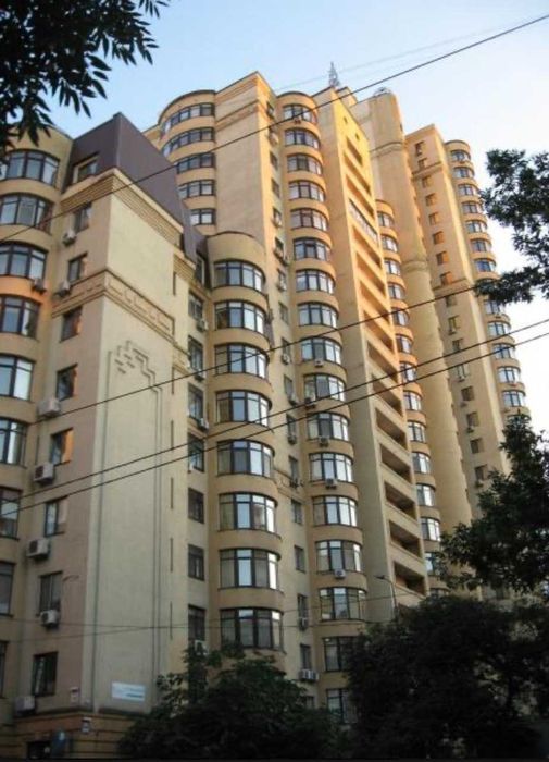 ЦЕНТР Паркінг 15 м2 Дмитрівська 69 Чорновола / Січових Стрільців