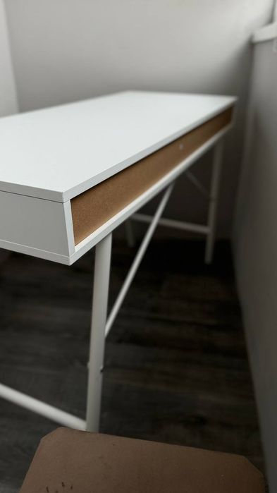 Стол компьютерный белый 2 ящика парта