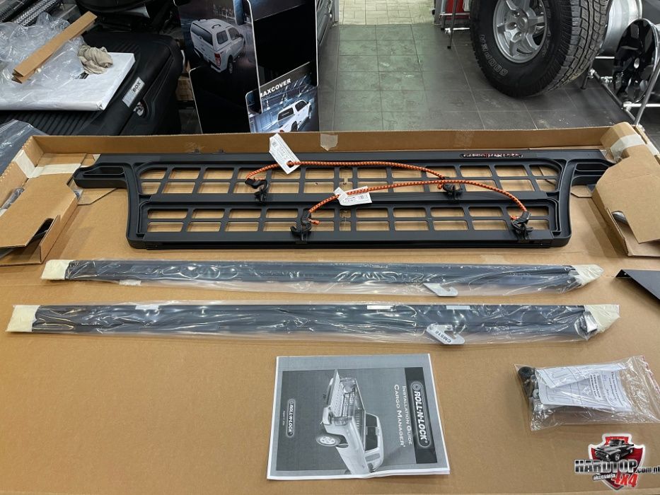Przegroda Skrzyni Cargo Manager Roll'N'Lock Toyota Hilux Revo