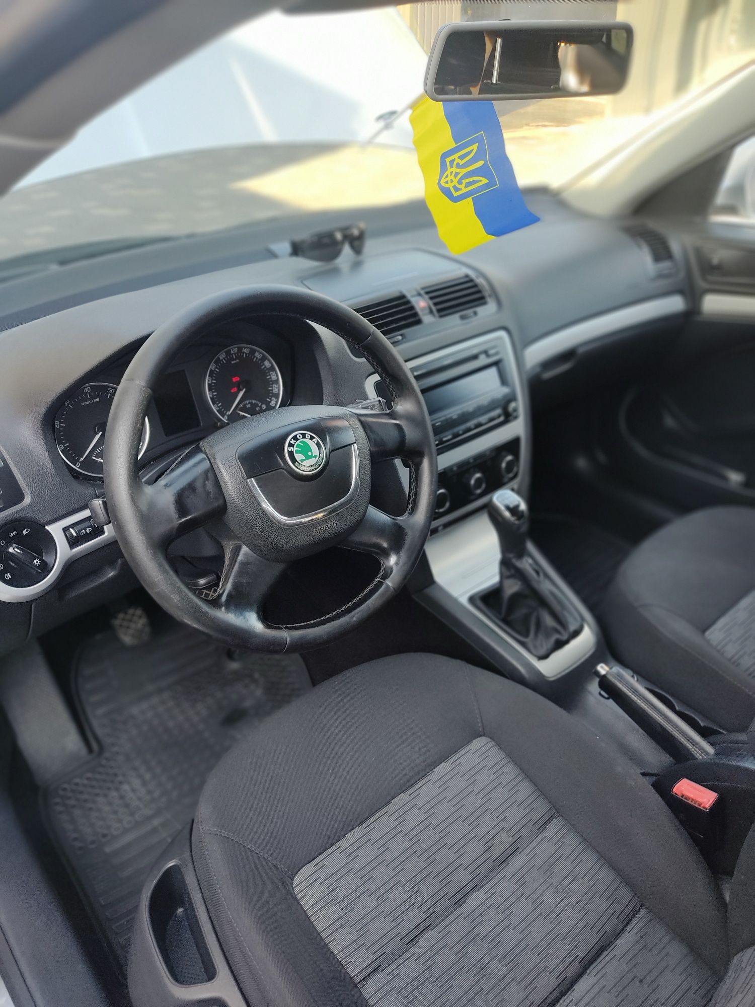 продам легковий автомобіль