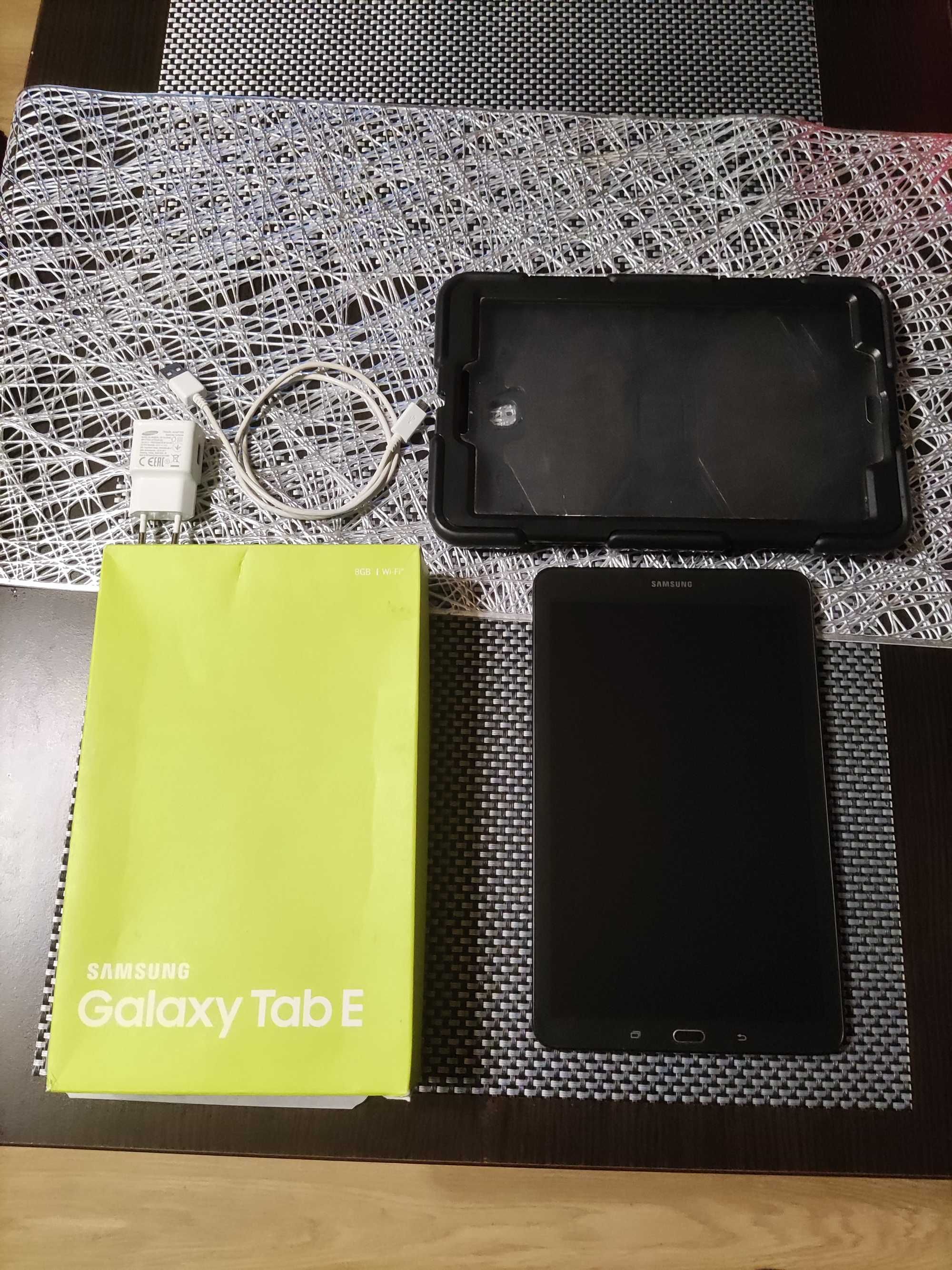 Tablet Samsung Galaxy Tab E 9.6 SM-T560 Wi-Fi czarny