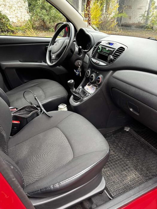 Продаю Hyundai i10, 2012 рік
Один власник, куплена з автосал