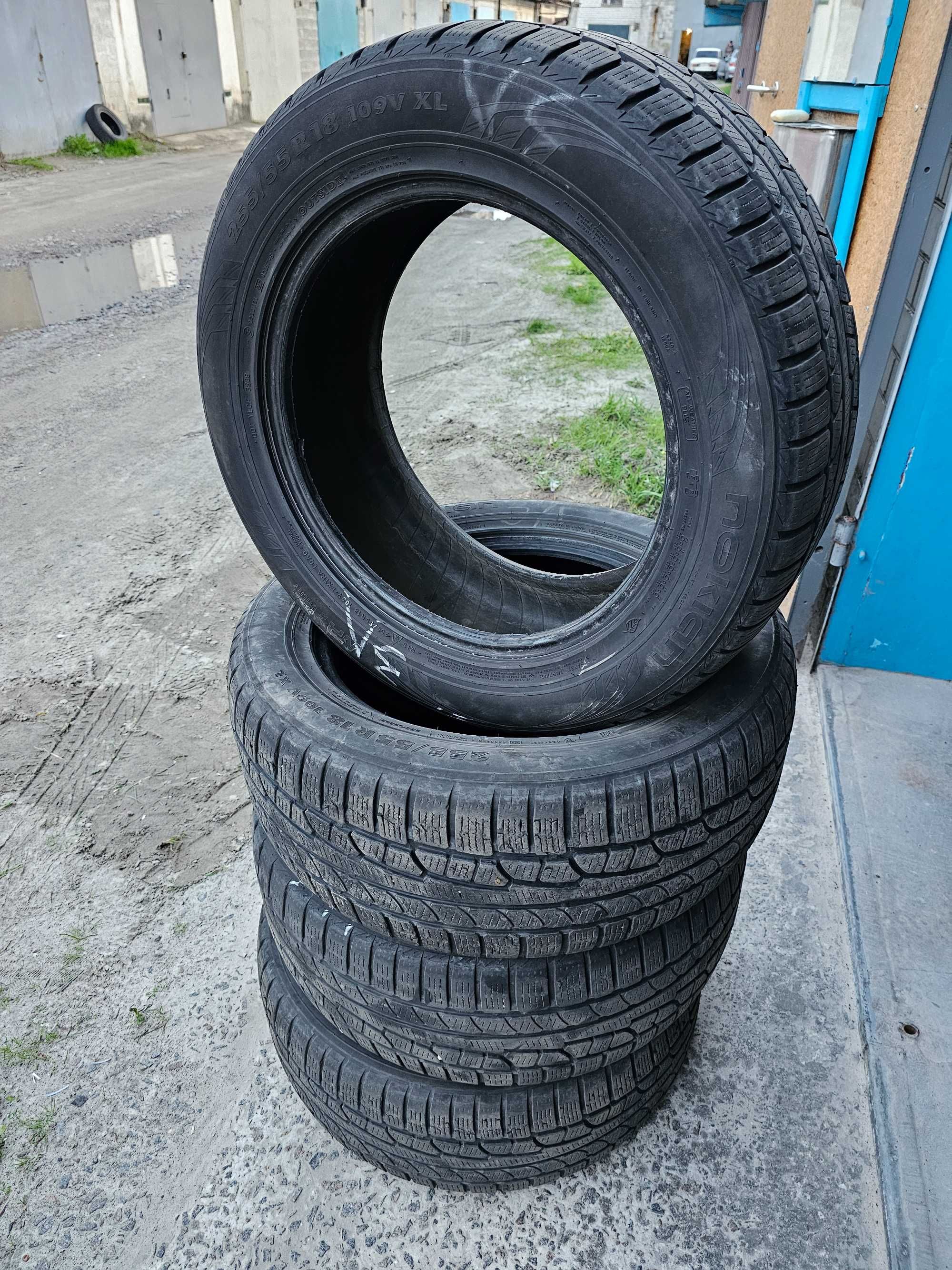 NOKIAN 255 55 R18 покришка