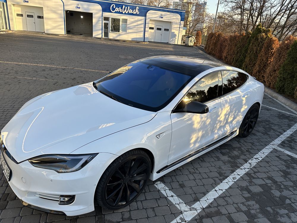 Tesla model S p85d perfomence