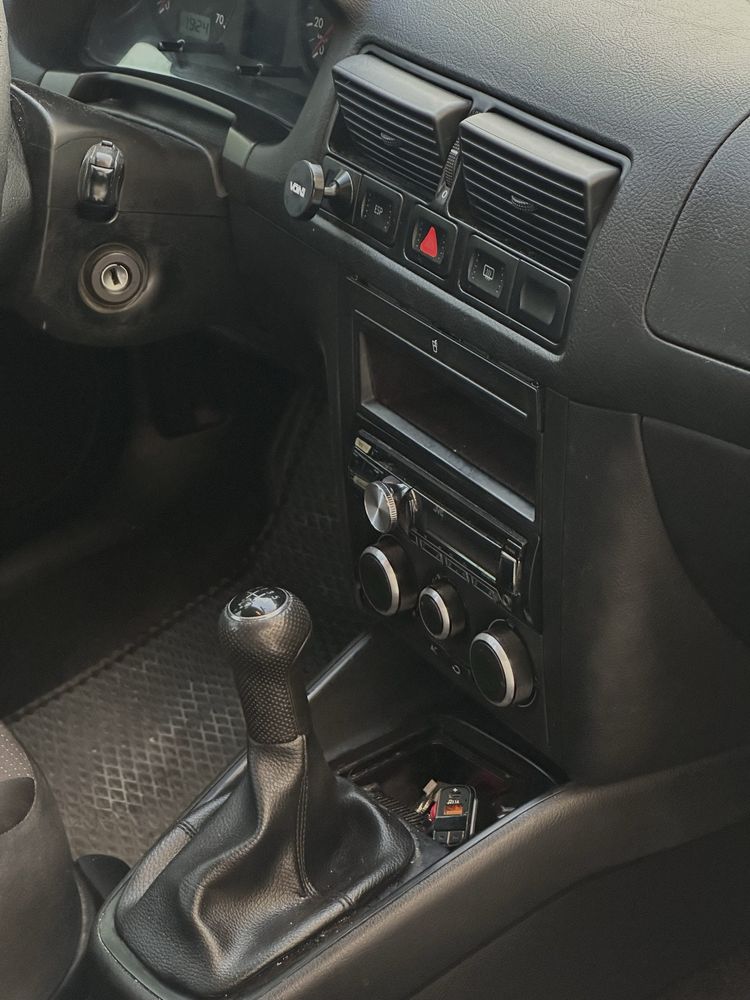 Volkswagen golf 4 2002 рік. Ідеал ! Торг !