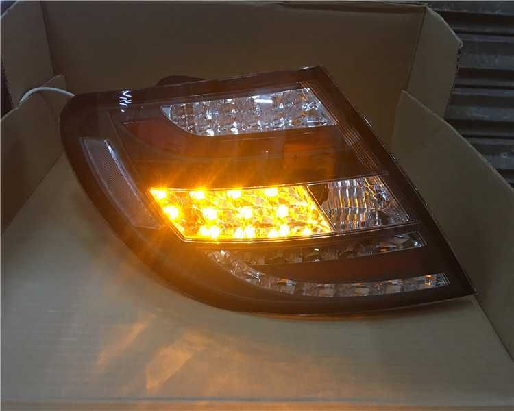 NOWE lampy tylne lampa tył Mercedes C Klasa W204 / 2007 - 2011