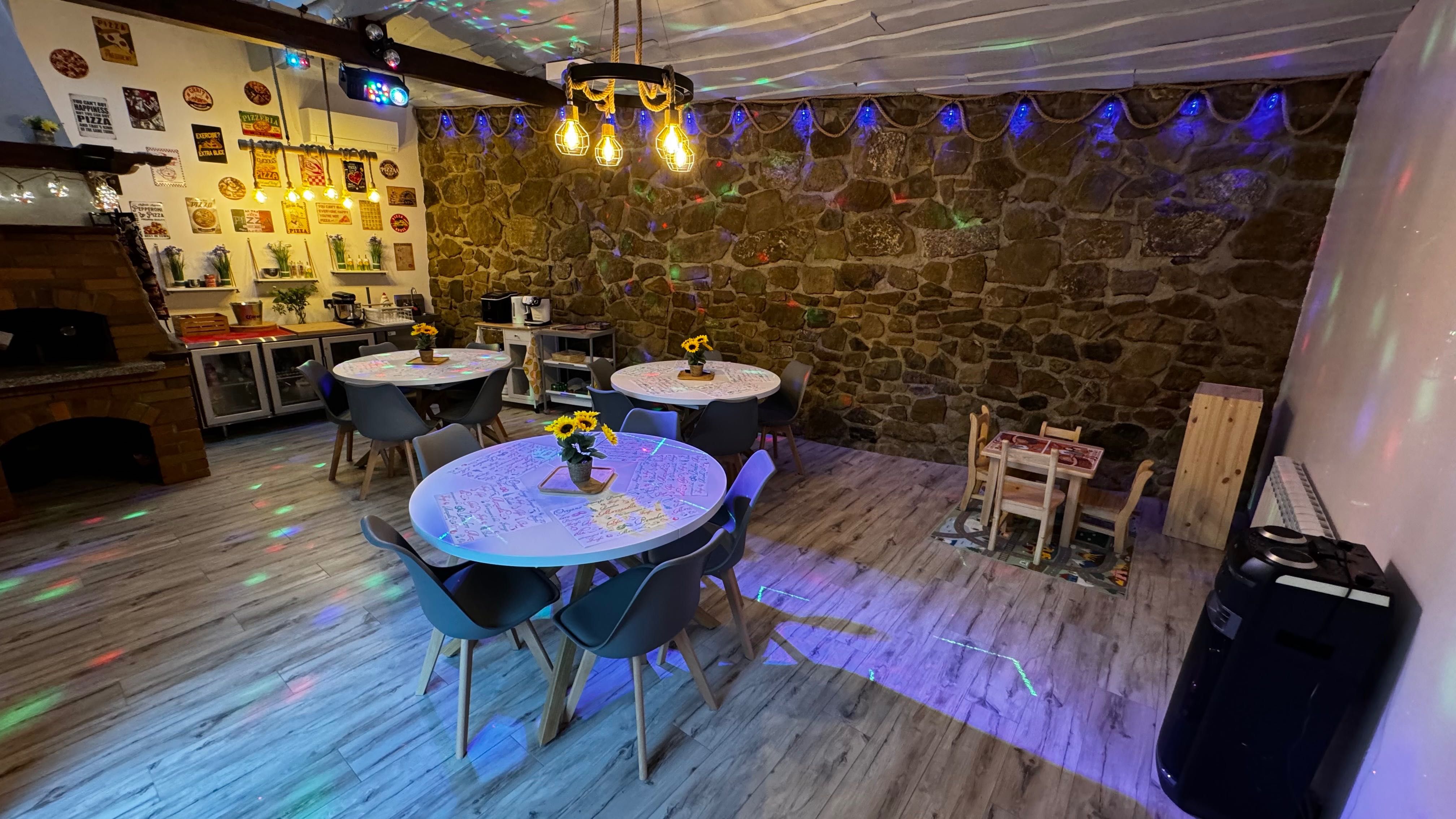 Sala imprezowa ZaGrodek Pizza i SPA – idealna na Twoje wydarzenie