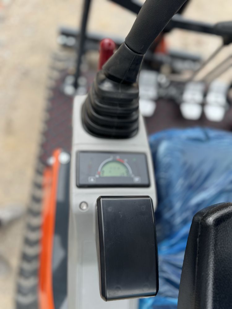 Mini escavadora giratoria 2 ton motor kubota