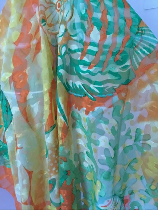 Kolorowe pareo na plażę