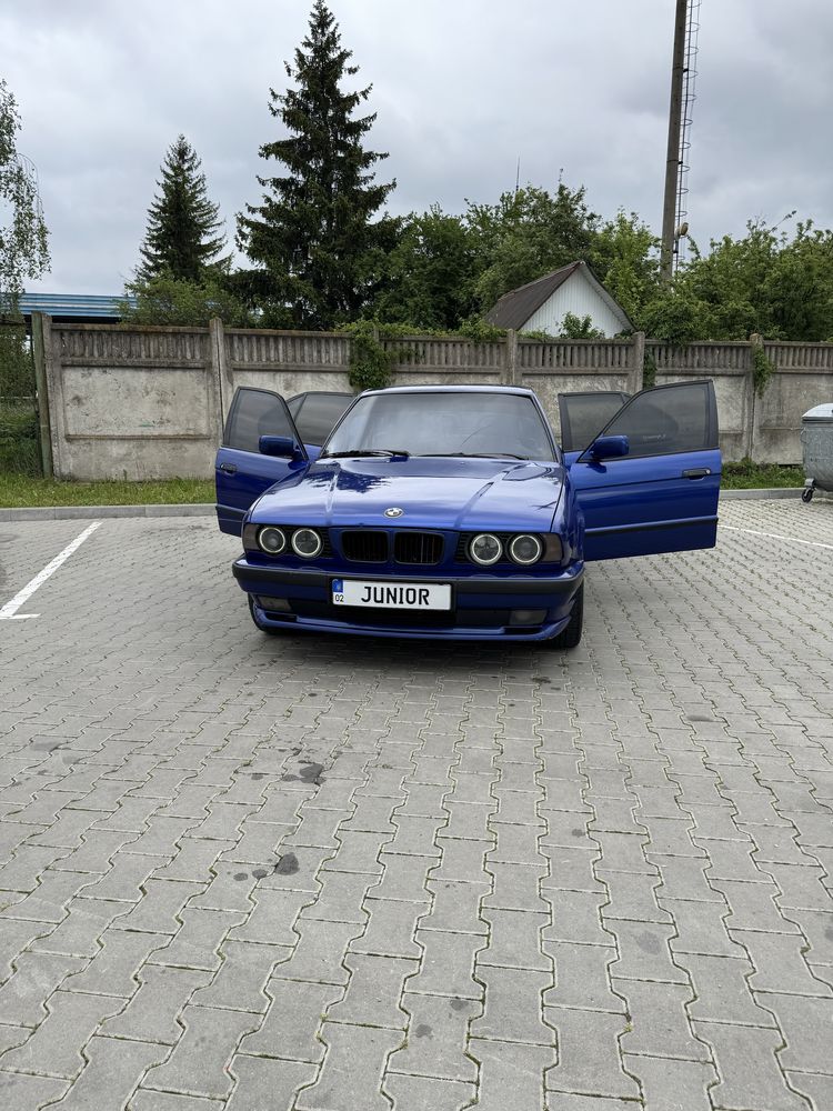BMW E34 1989, M50B20