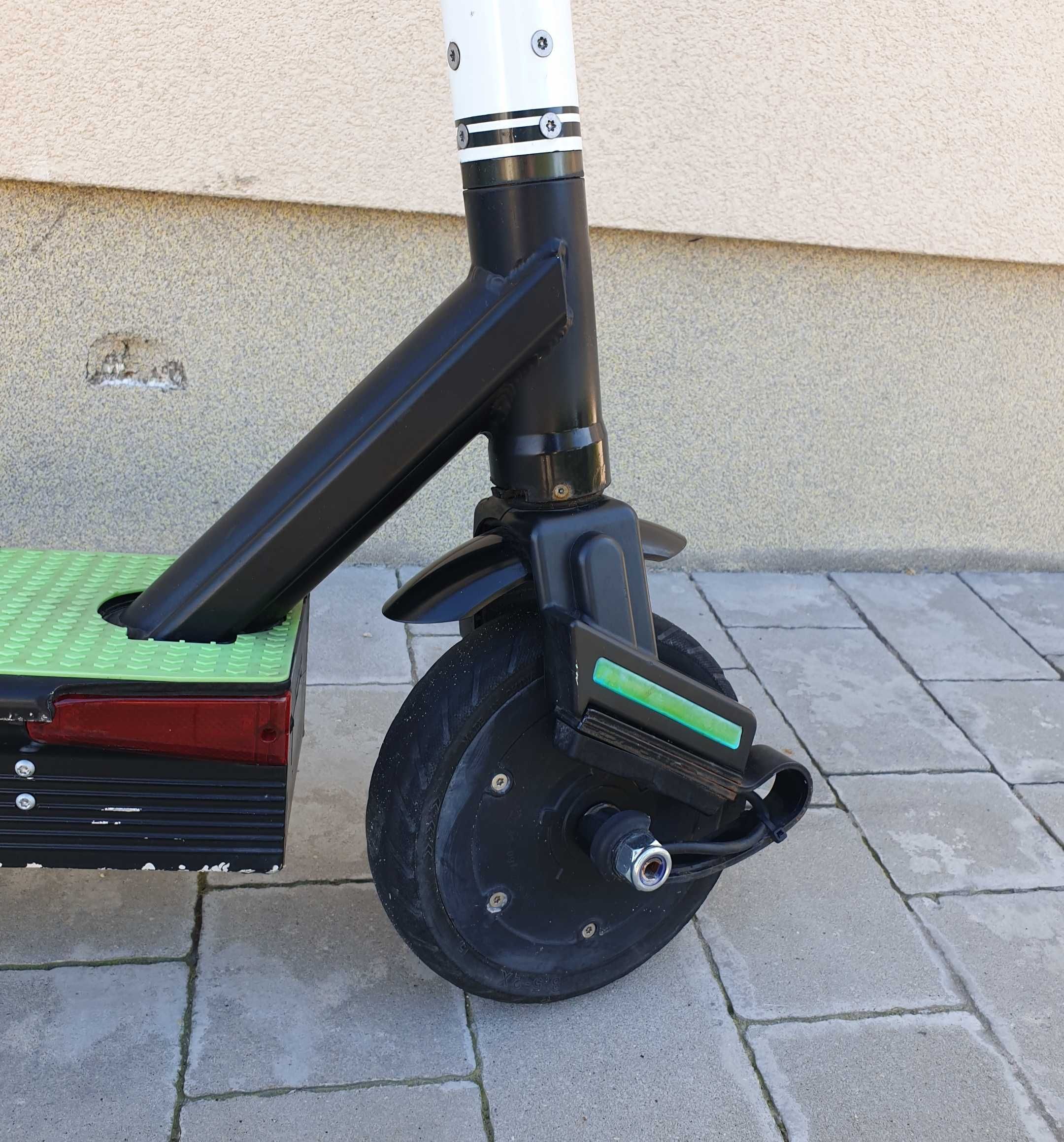 Hulajnoga elektryczna Blinkee zasięg 50km hit mocna