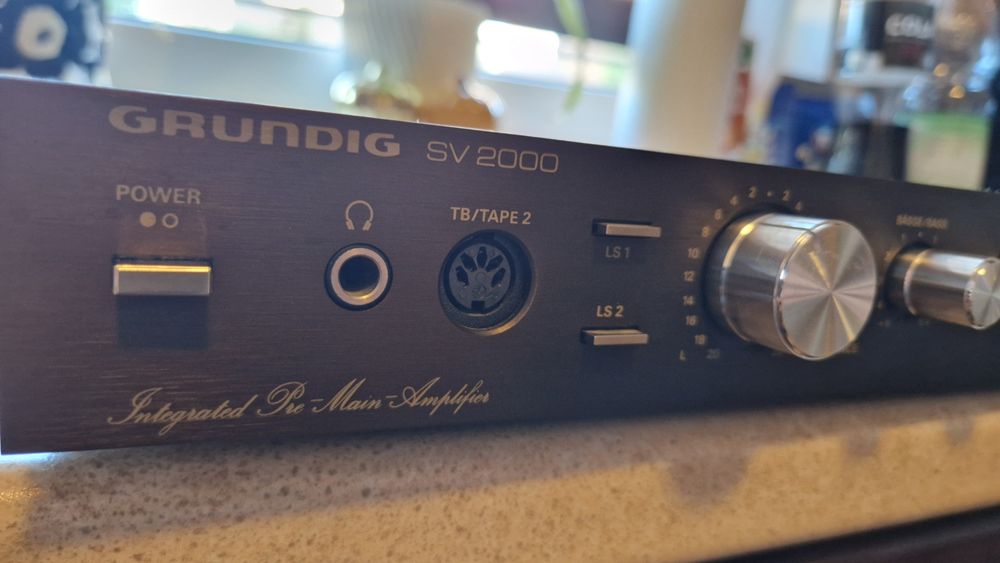 Wzmacniacz Grundig SV2000