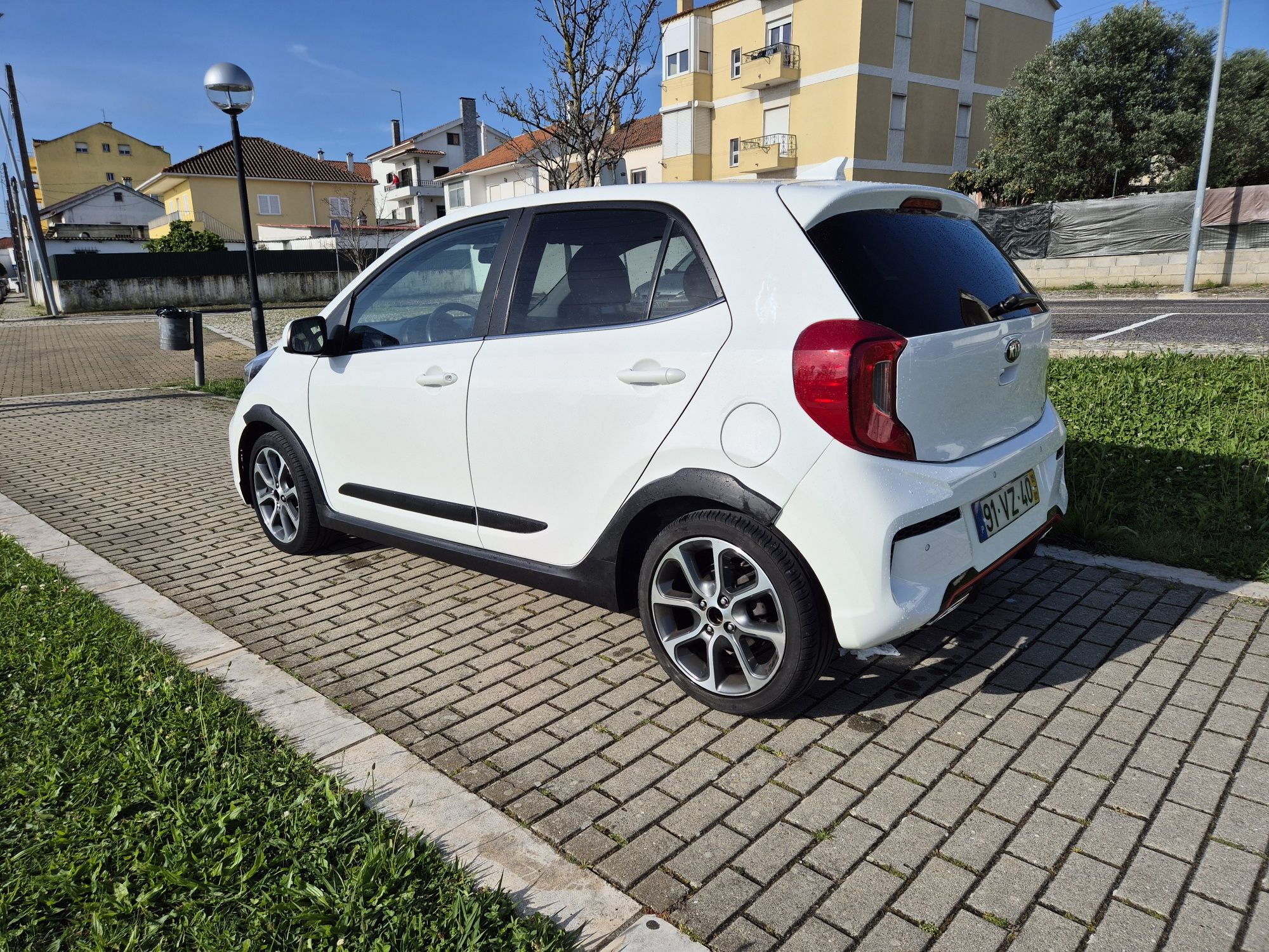 Picanto turbo de 2019 70mil kms muitos extras
