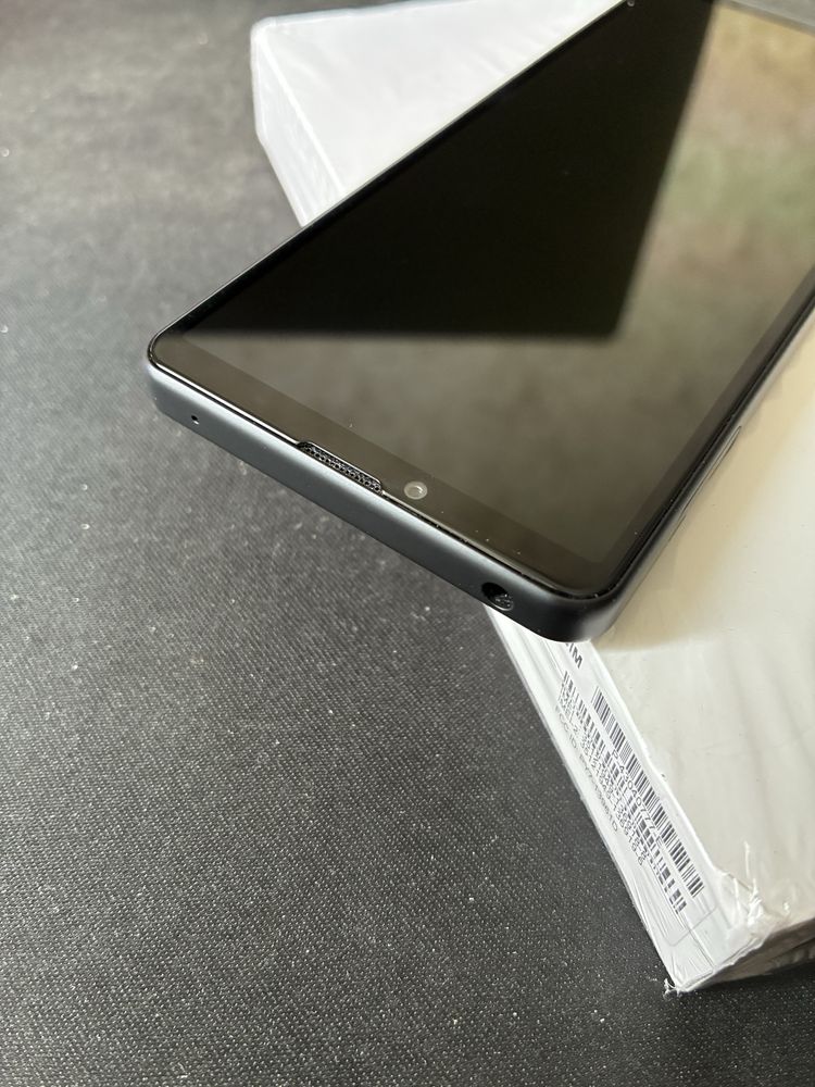 Мобільний телефон Sony Xperia IV