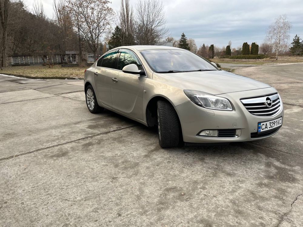 Продам Opel Insignia 2.0 турбо бензин.