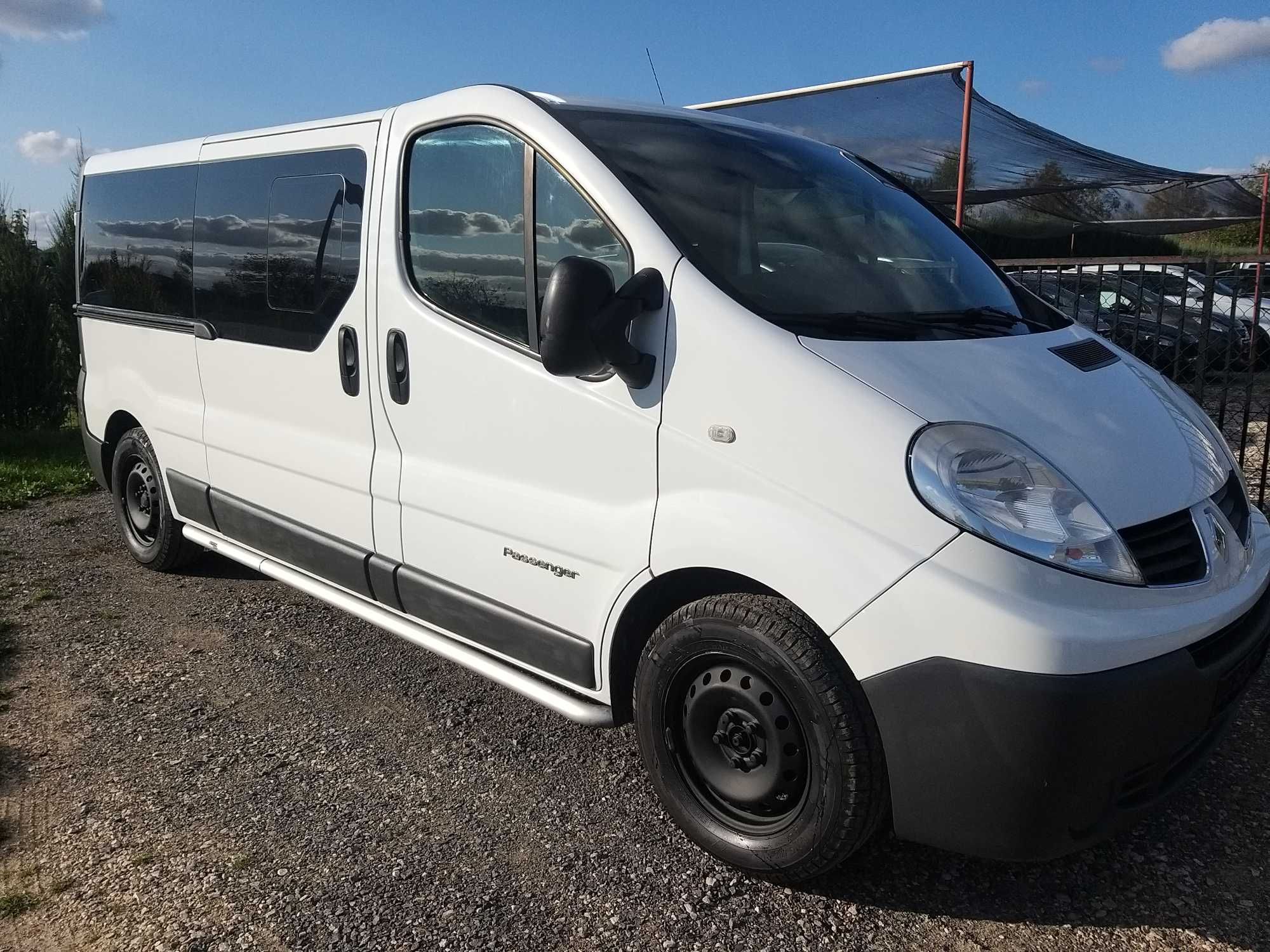 Opel Vivaro 9 osób