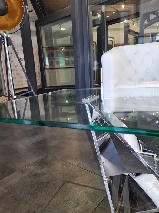 Designerski stolik kawowy ze szkła