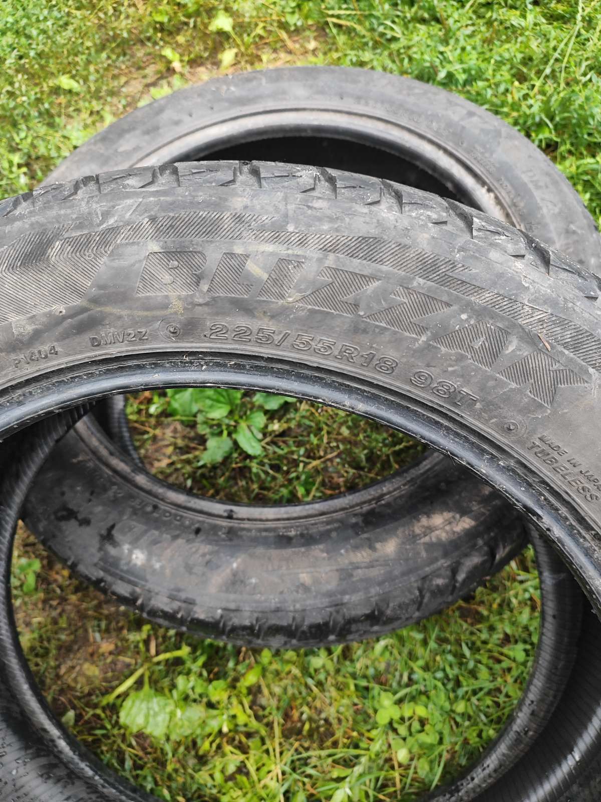 Резіна 225/55R18 два колеса і 235/60R17 теж два колеса, 400 за колесо