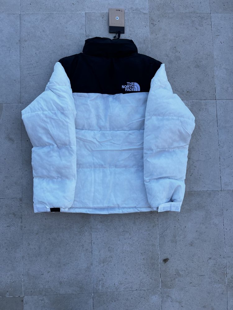 Título: The North Face Puffer Jacket