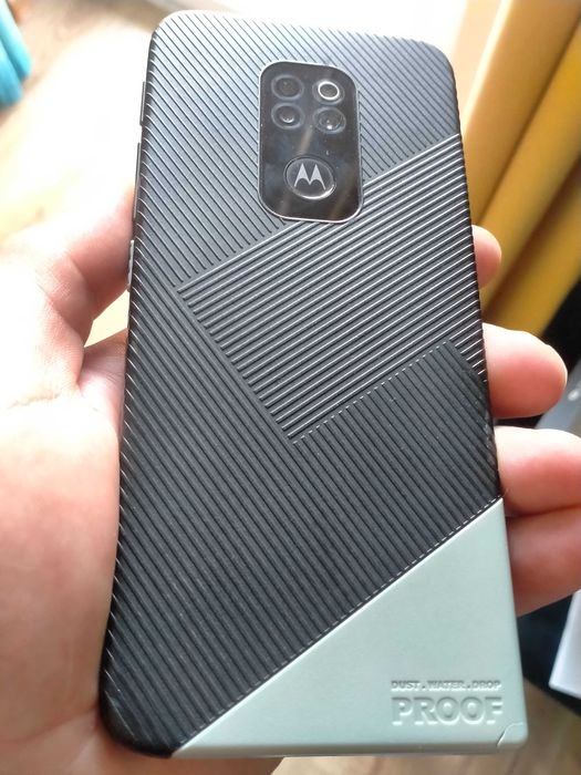 Motorola Defy Opancerzony