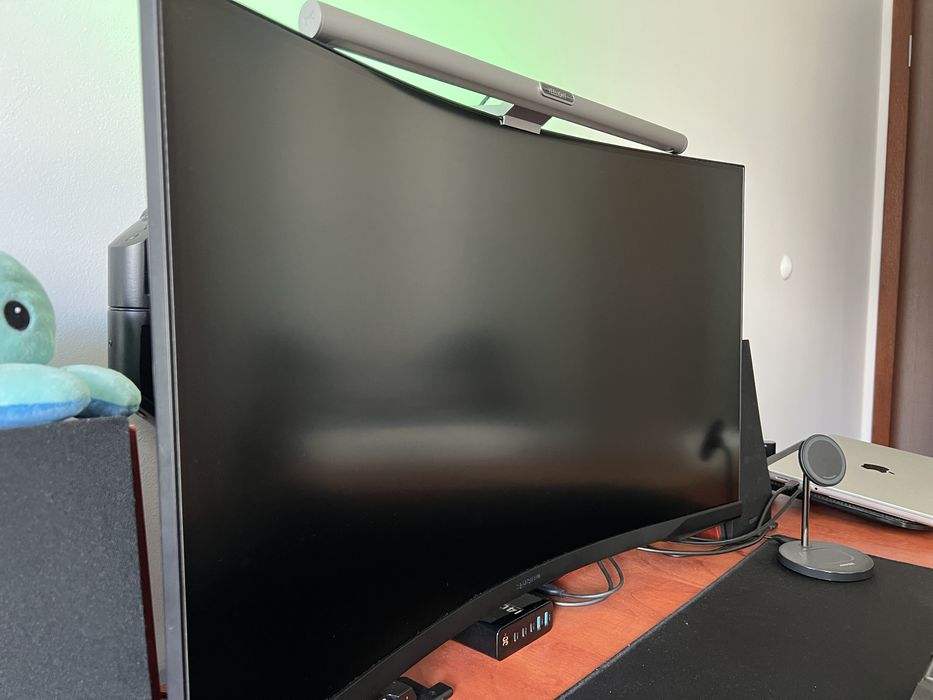 Monitor Samsung Odyssey G7 32” 240Hz