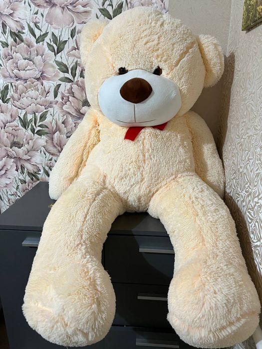 Ведмідь плюшевий