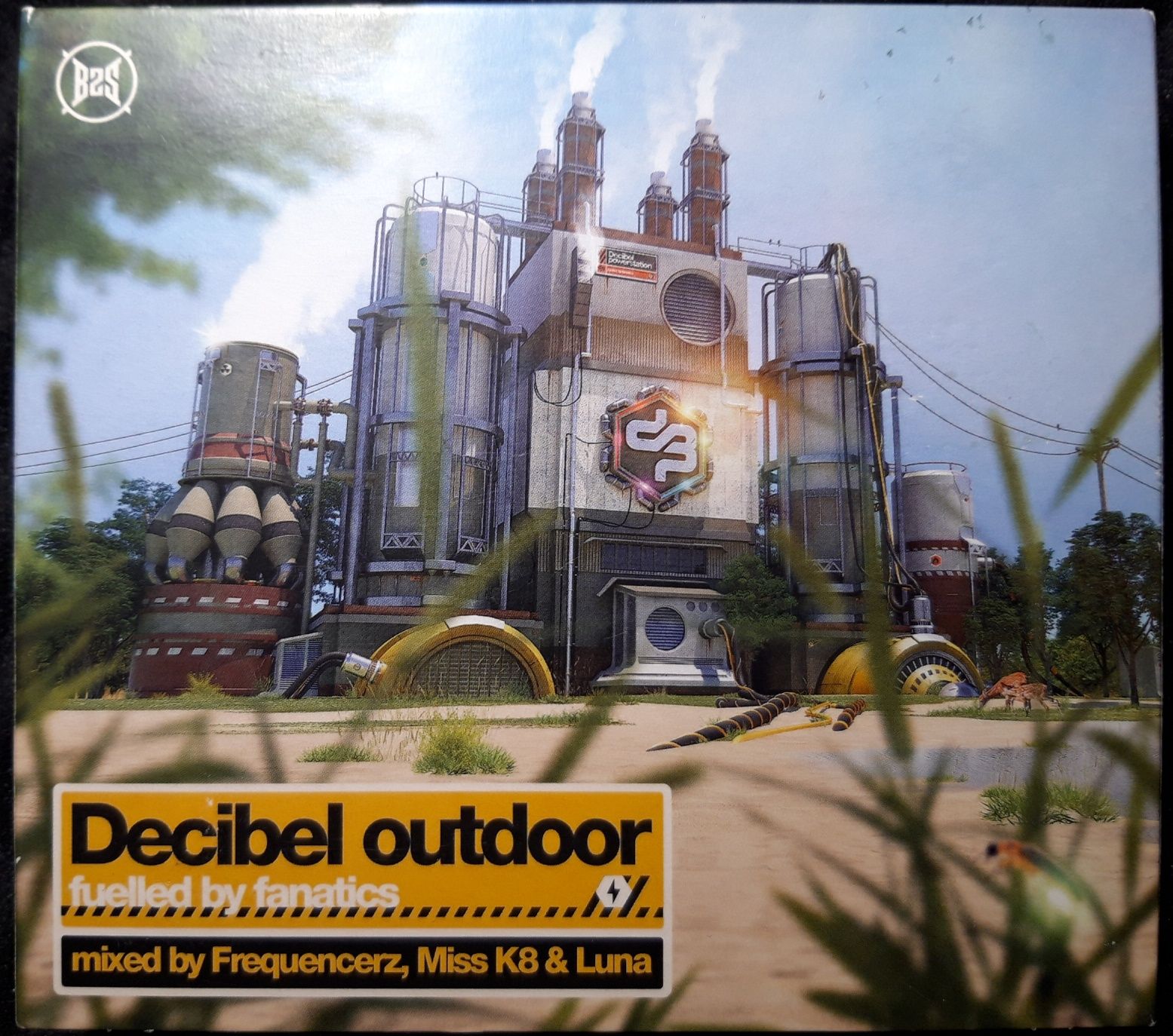 Frequencerz, Miss K8 & Luna – Decibel Outdoor (Fuelled By Fanatics)