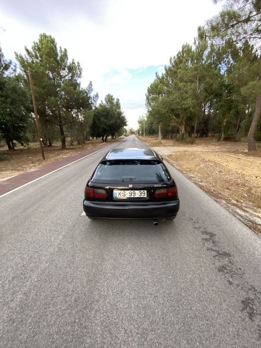 Honda Civic EG com bastante material