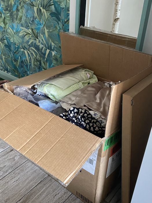 karton ubran damskich S/M- napisz co potrzebujesz