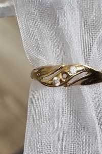 Złoty pierścionek Pr.585