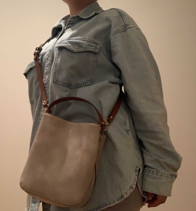 Carteira Tiracolo Bege Parfois