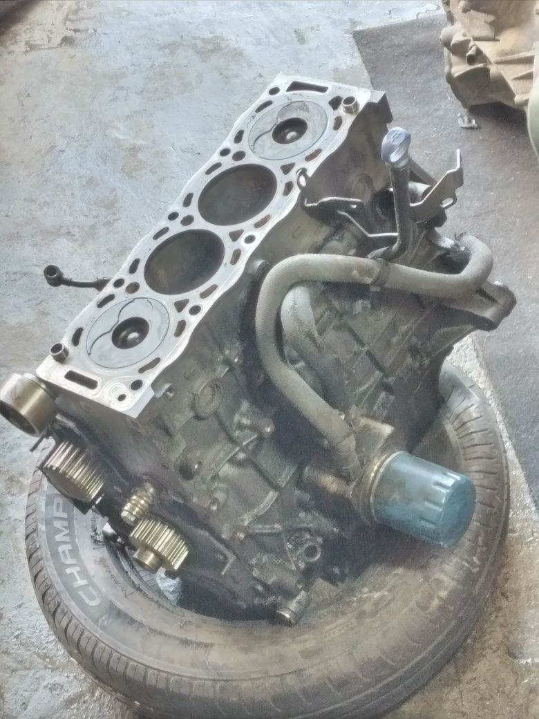 Bloco Motor RHY Citroén Xsara Picasso 2.0HDI Injecção BOSCH Ano 2002