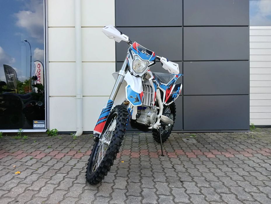 Barton NXT 300 Cross w nowym malowaniu. Dostępny od ręki!