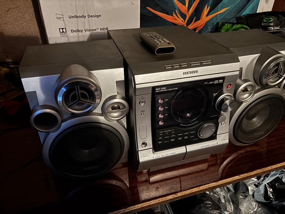 Продам муз- центр Samsung  MAX - ZJ 550