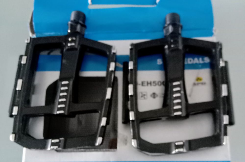 Pedais de BTT em alumínio,  muito leves ,como novo!