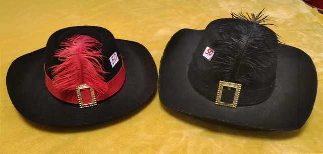 Карнавальні капелюхи мушкетера