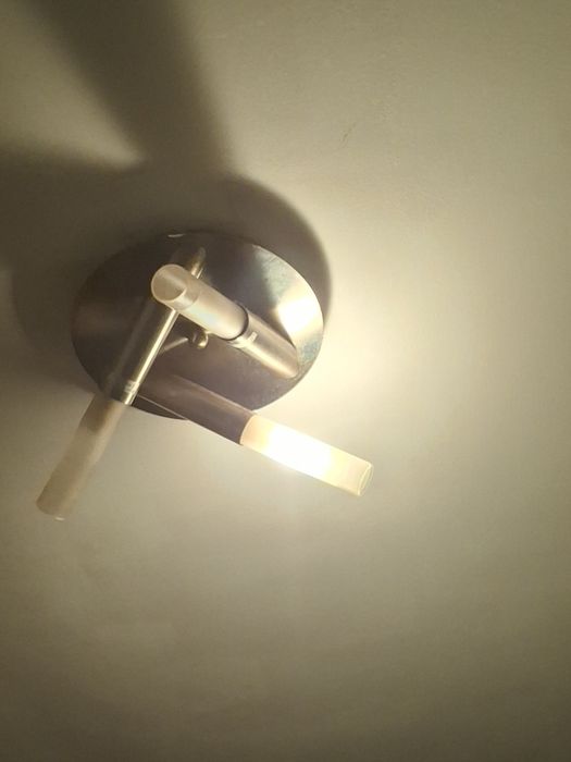 Vendo candeeiro de teto dá até 3 lâmpadas