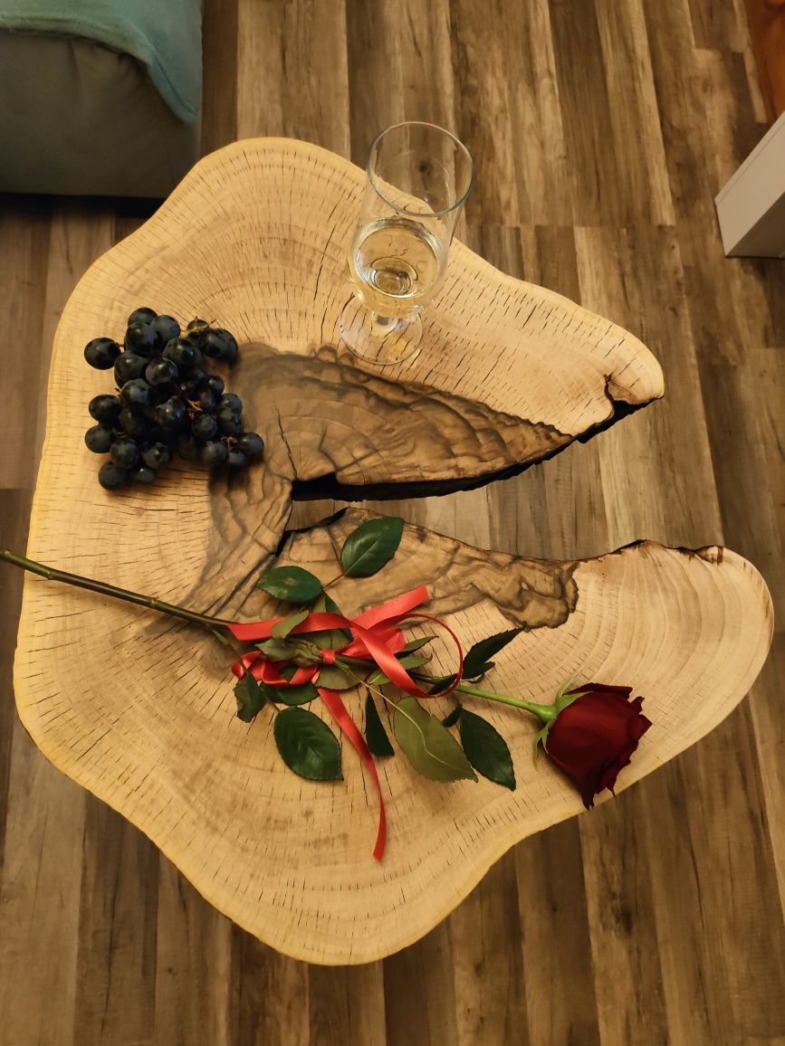 Stolik kawowy z plastra akacji...drewno...Loft