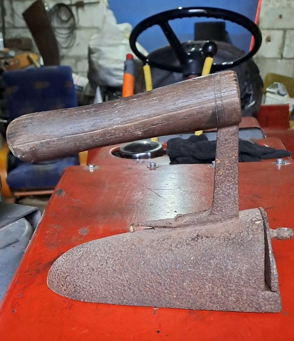 Żelazko bardzo stare