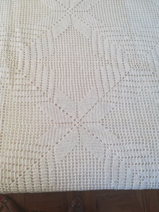 Colchas em crochet lindas e branquinhas