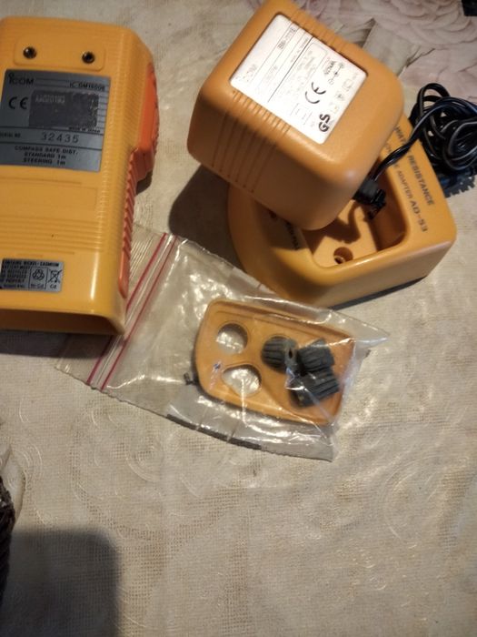 Продам зарядное и корпус для морской радиостанции