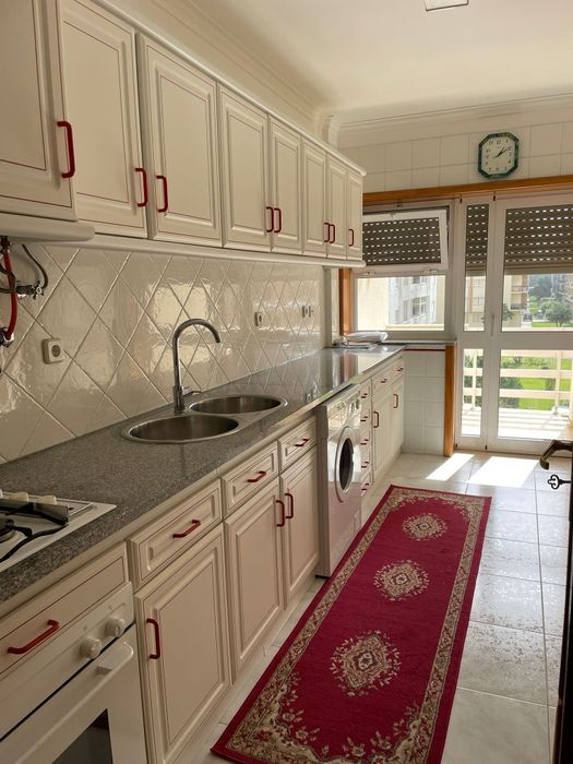 Arrenda-se Apartamento T3  junto a praia