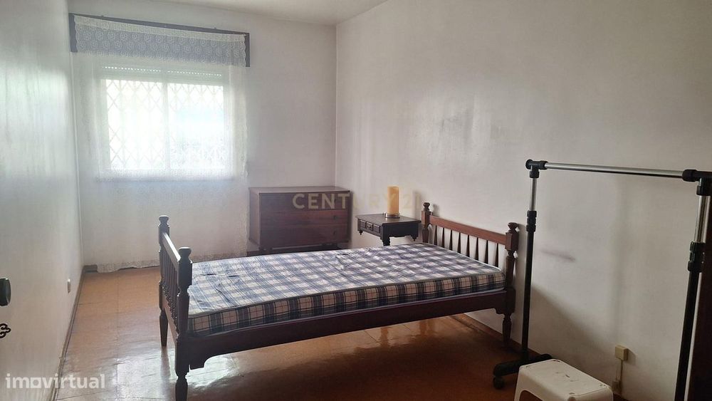 Quartos (2) para arrendar - Dá se preferência a estudantes!!